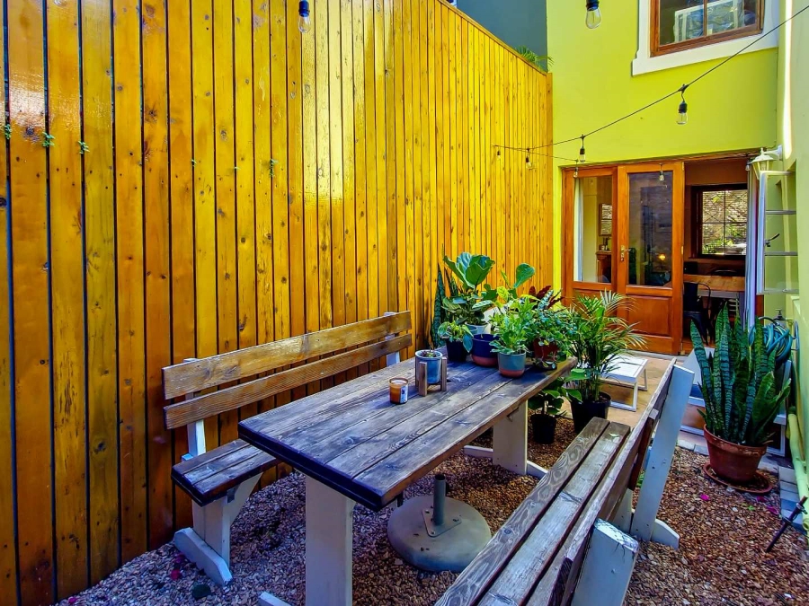 2 Bedroom Property for Sale in Green Point Western Cape